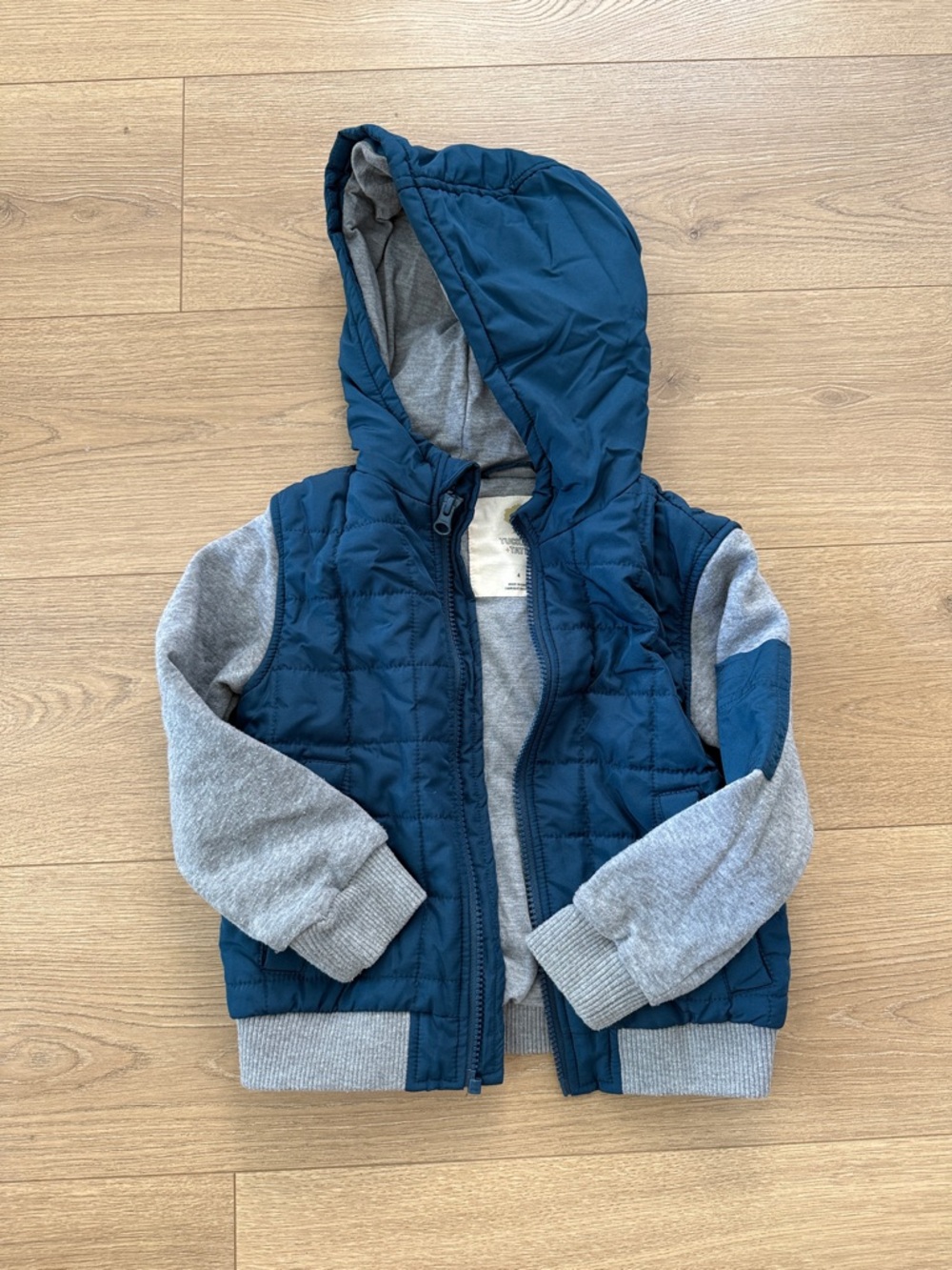 Tucker and Tate summit crest jacket